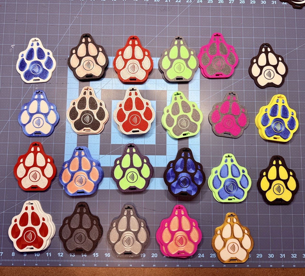 Pre-made Limited Stock Custom Paw Lanyard/Clip Tag with NFC